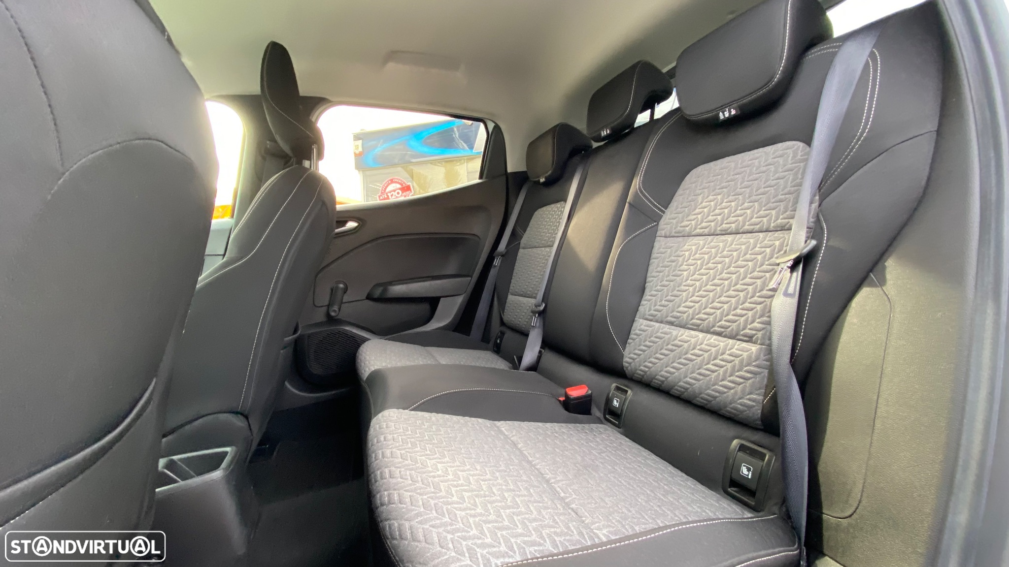 Renault Clio 1.0 TCe Limited Bi-Fuel - 23