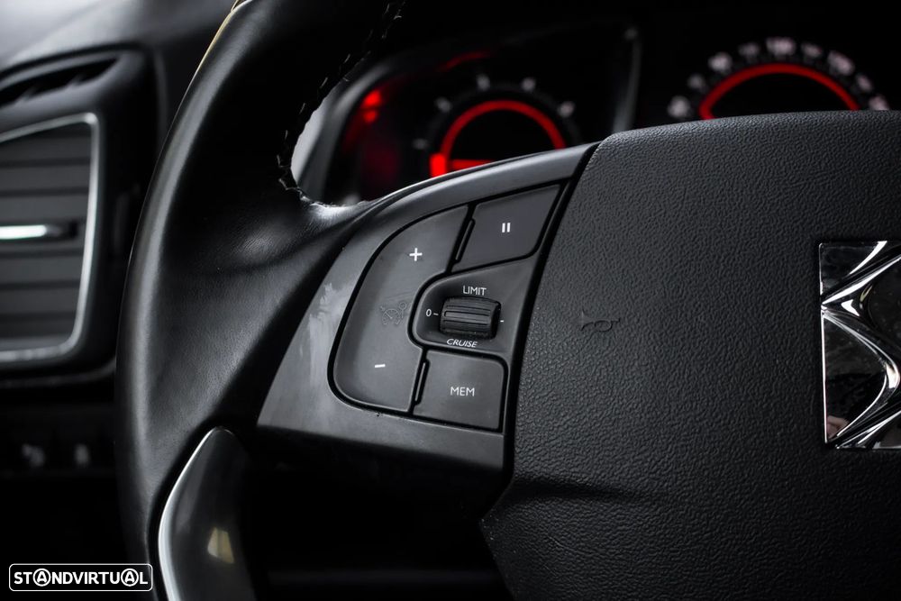 Citroën DS5 THP 200 SoChic - 11