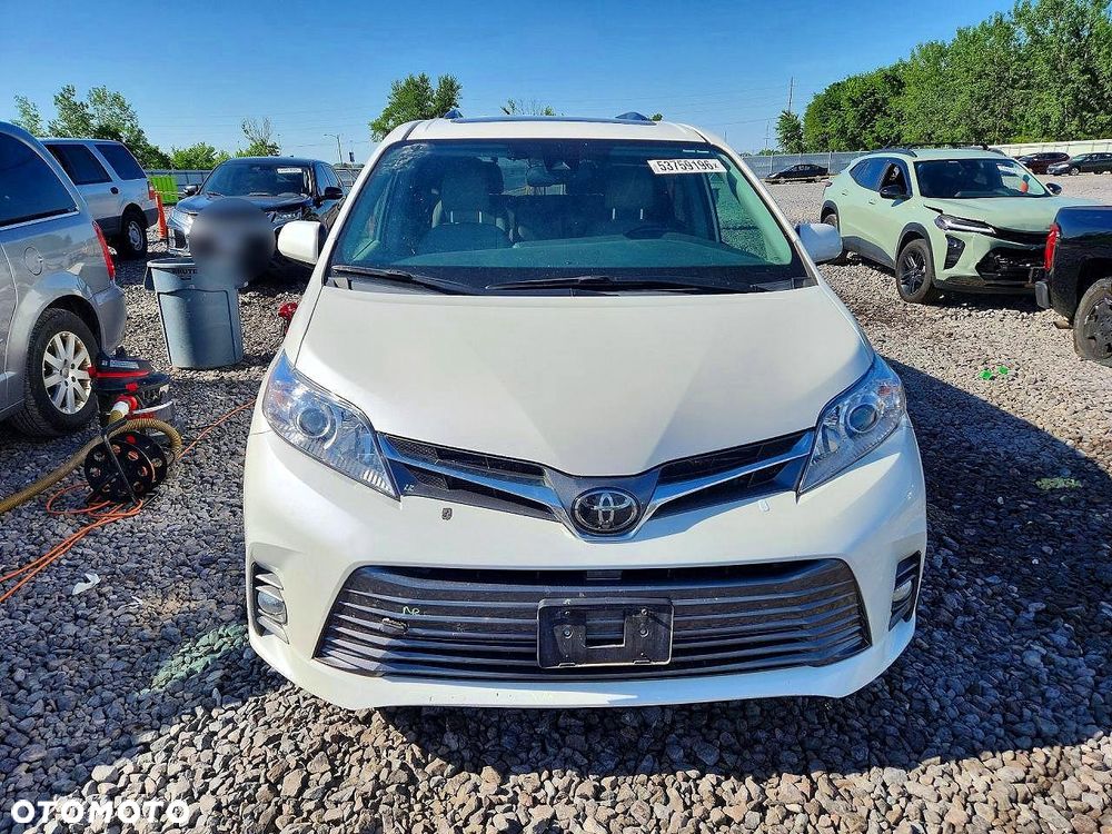 Toyota Sienna 3.5 V6 - 6