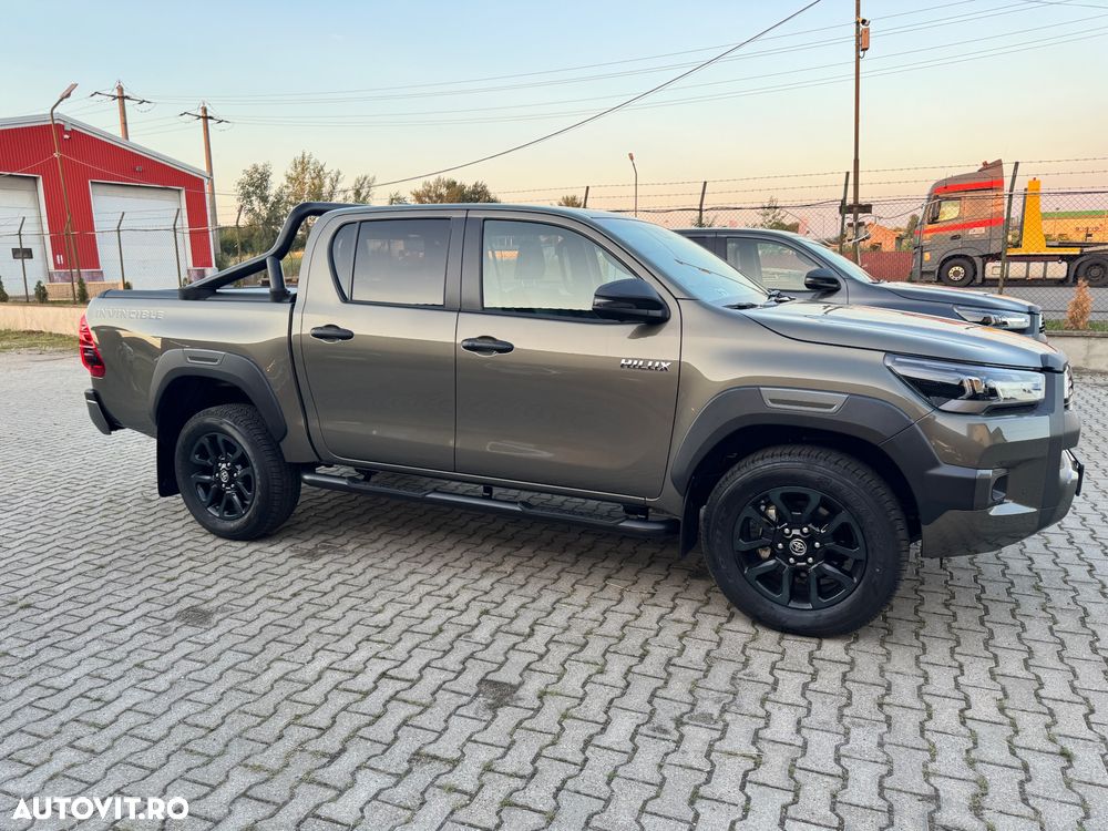Toyota Hilux 2.8D 204CP 4x4 Double Cab AT MHEV Invincible - 3