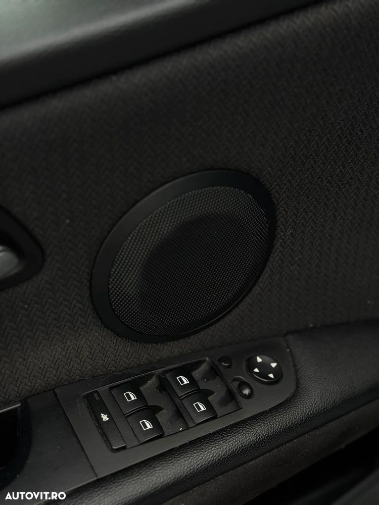 BMW Seria 3 318d - 30