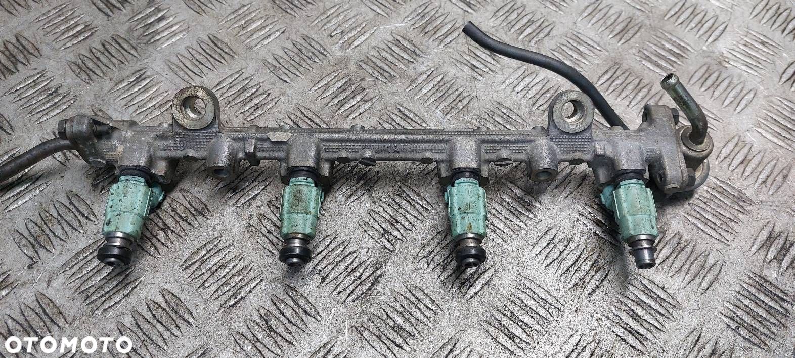 LISTWA WTRYSKOWA CARISMA 1.8 GDI - 1