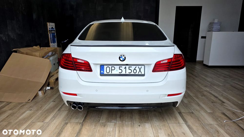 BMW Seria 5 528i Sport-Aut - 11