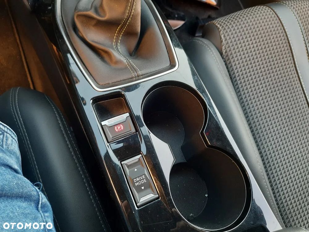 Peugeot 208 PureTech 100 GT - 28