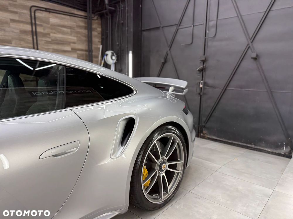 Porsche 911 Turbo S - 9