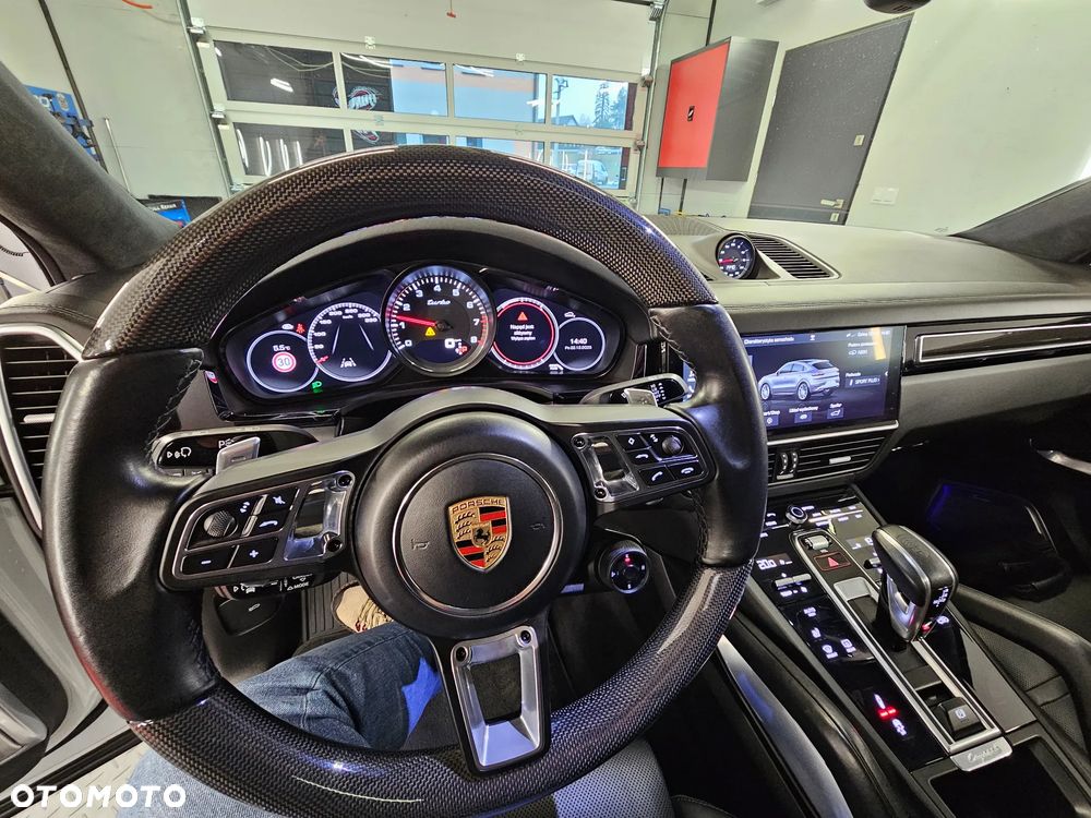 Porsche Cayenne - 4