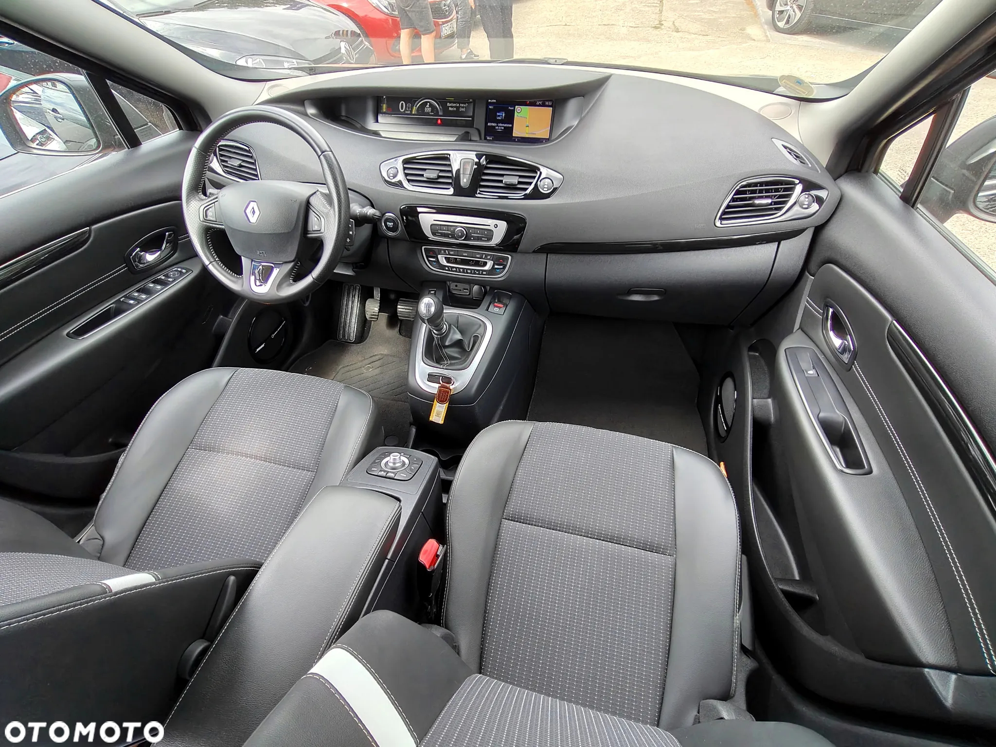 Renault Scenic 1.6 dCi Bose - 31