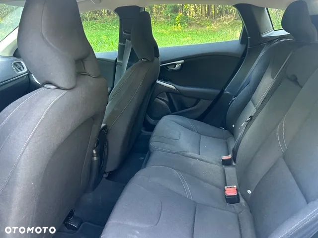 Volvo V40 D2 Kinetic - 12