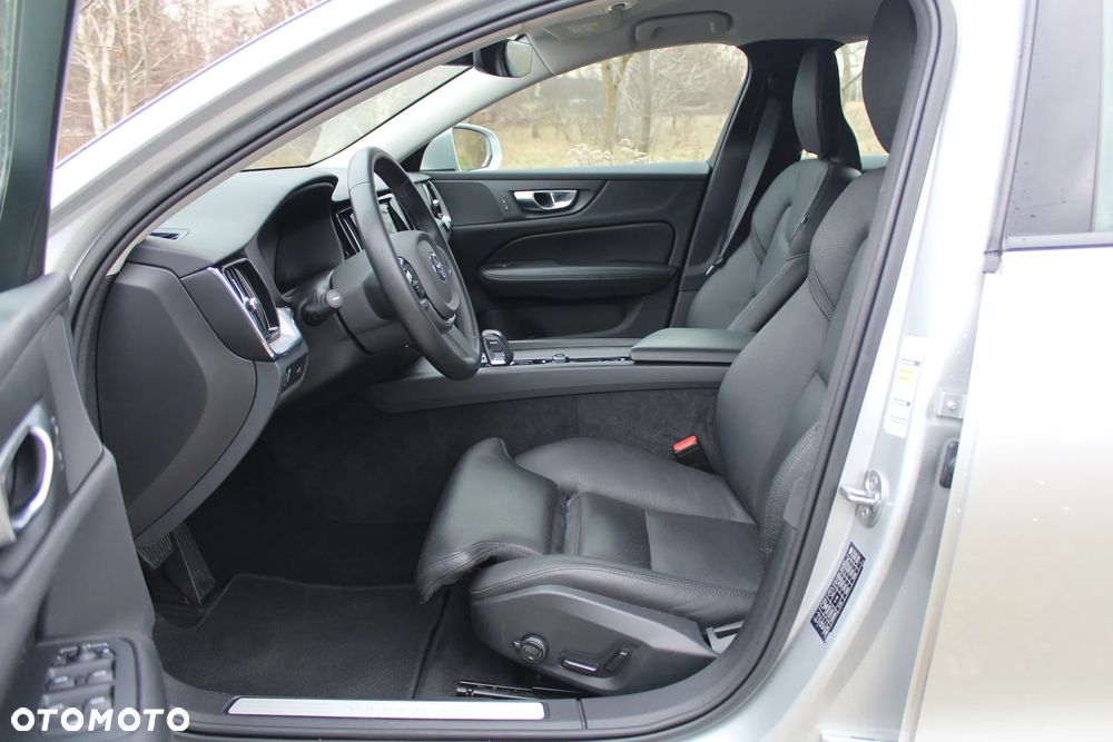 Volvo V60 Cross Country B4 D AWD Geartronic - 23