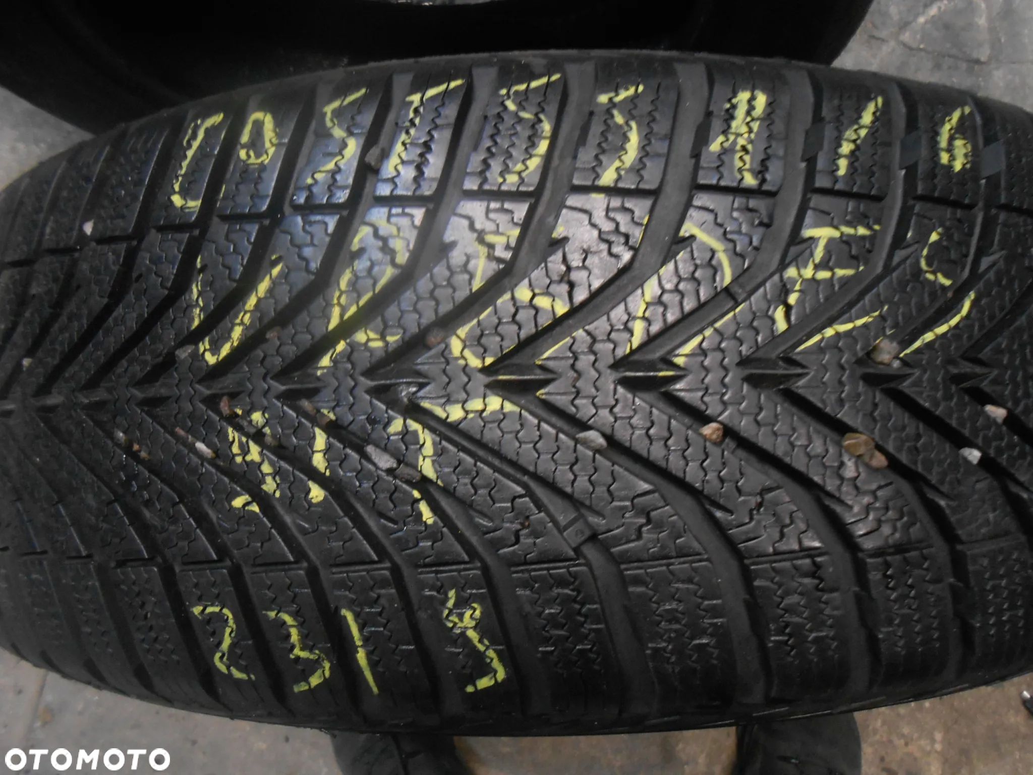 OPONA POJEDYNKA 205/55R16 VREDESTEIN SNOWTRACK 5 DOT 2319 7.9MM - 1