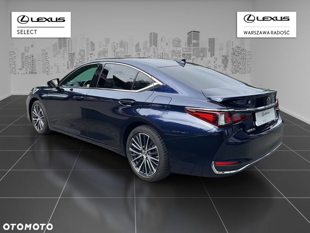 Lexus ES 300h Business Edition - 8