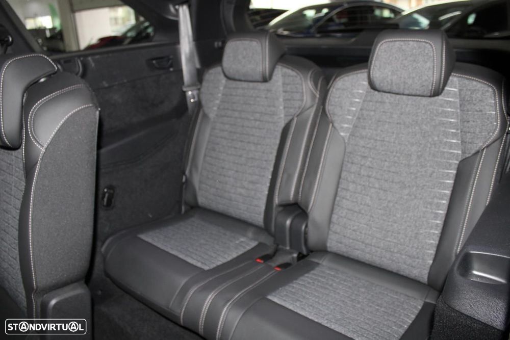 Peugeot E-5008 210 Allure Business - 17