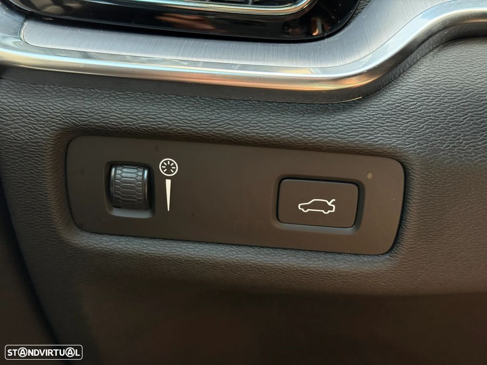 Volvo V60 2.0 D3 Momentum Plus Geartronic - 25