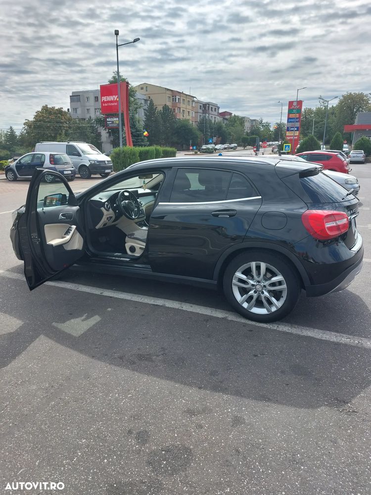 Mercedes-Benz GLA - 15