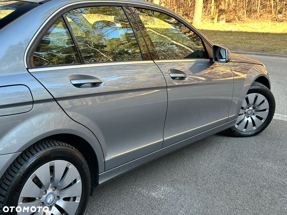 Mercedes-Benz Klasa C 180 Kompressor Automatik BlueEFFICIENCY - 16