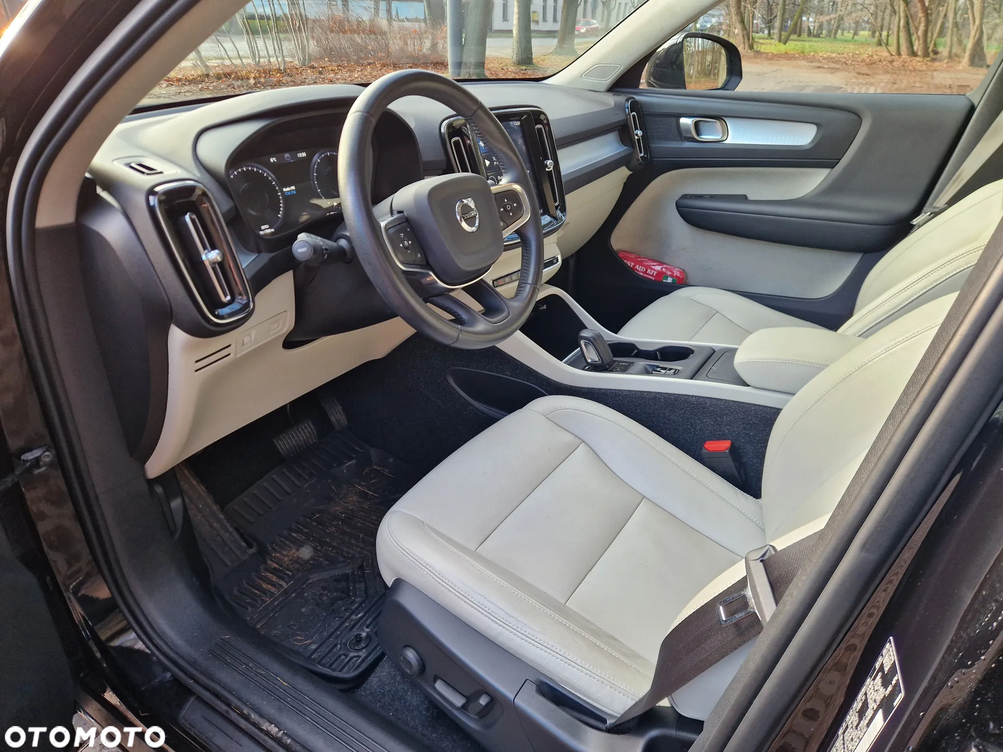 Volvo XC 40 T5 AWD Momentum - 9