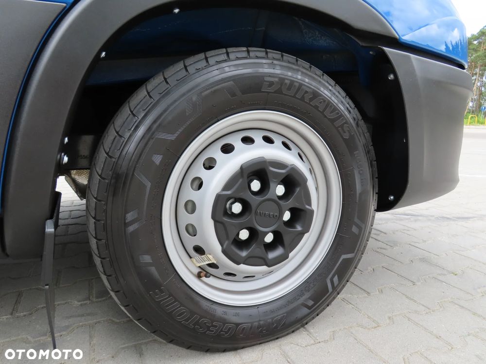 Iveco Daily 35S18 3.0 HPI 180 KM POWER Furgon Blaszak XXL 4.70 CM MAXI LONG Wysokość H2 1900 mm WZMACNIANE ZAWIESZENIE 970 Kg Ładowność HAK 3500 Kg Rozstaw Osi 4100 mm DMC 3500 Kg, WZMACNIANY Stan JAK NOWY OKAZJA DOSTEPNY I GOTOWY - 12
