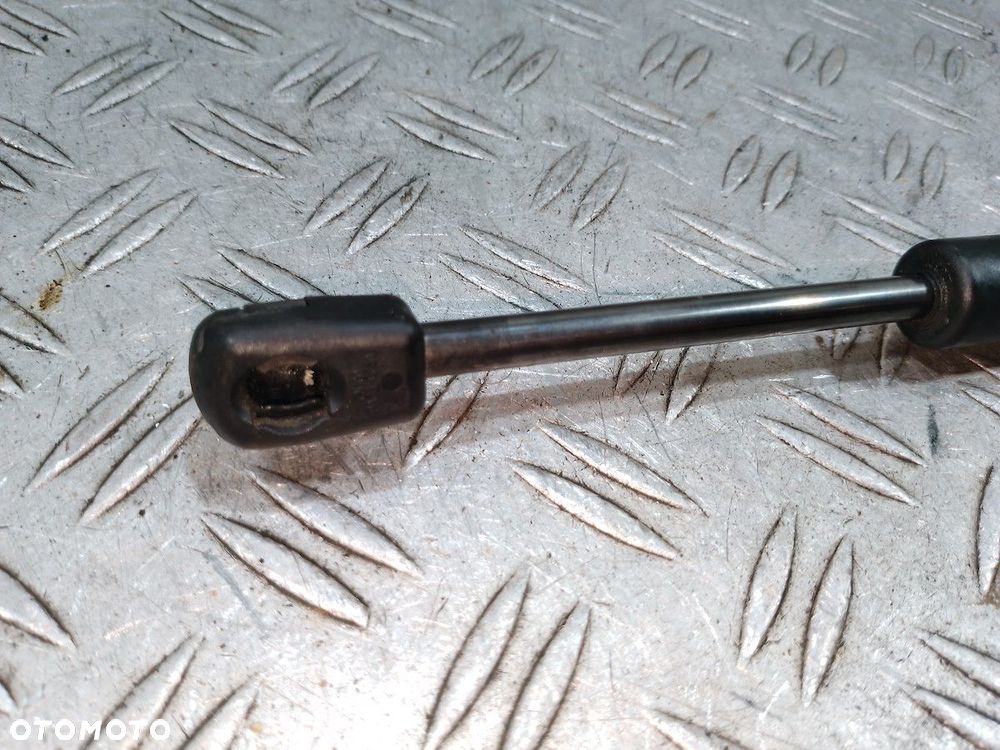 SIŁOWNIK MASKI MAYBACH X222 A2229800164 - 2