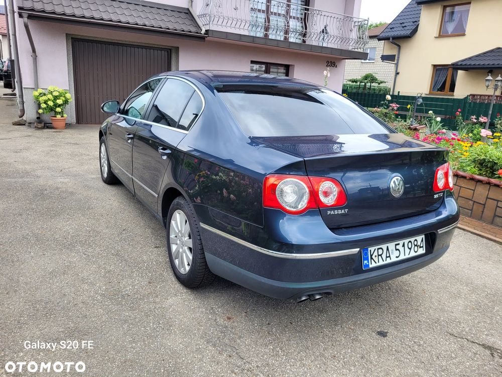 Volkswagen Passat 2.0 TDI Trendline - 11