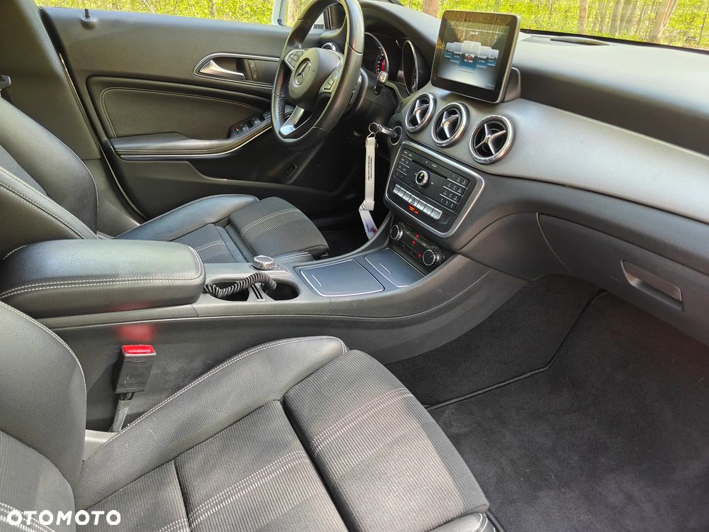 Mercedes-Benz CLA - 22