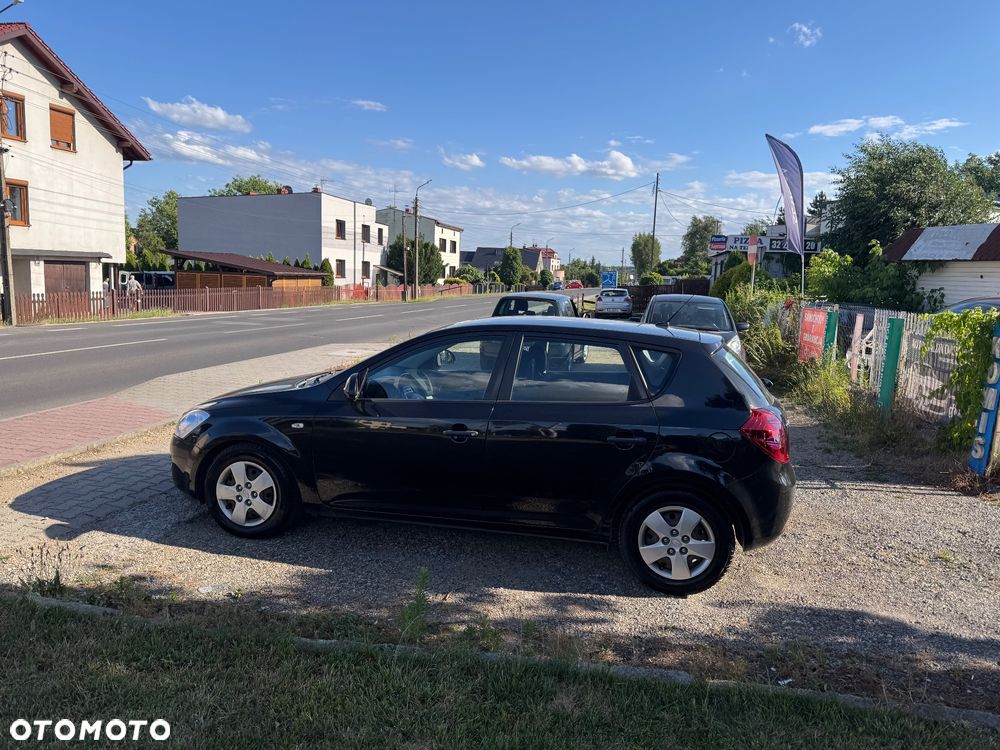 Kia Ceed - 15