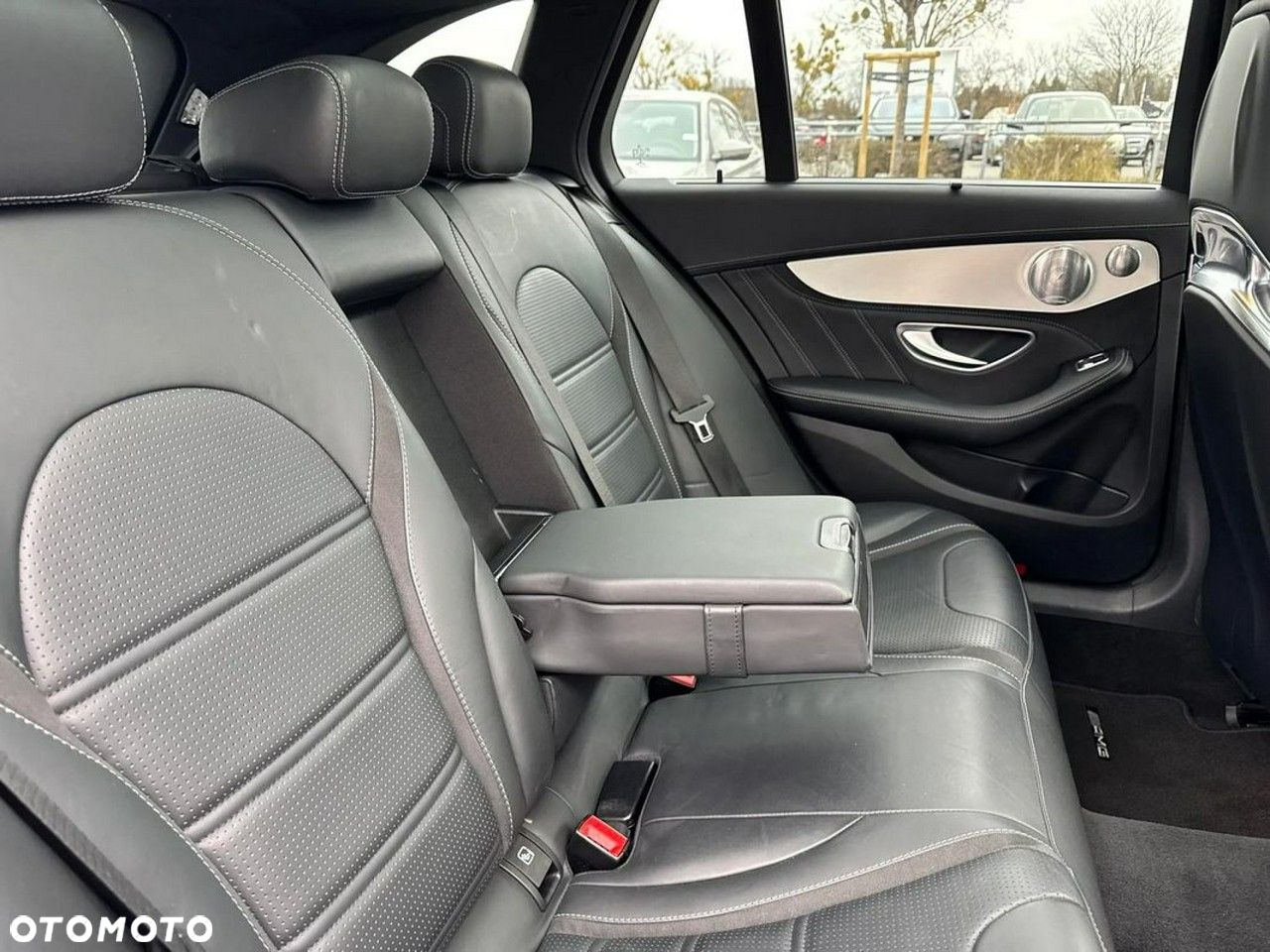 Mercedes-Benz Klasa C AMG 63 T AMG Speedshift 7G-MCT - 14