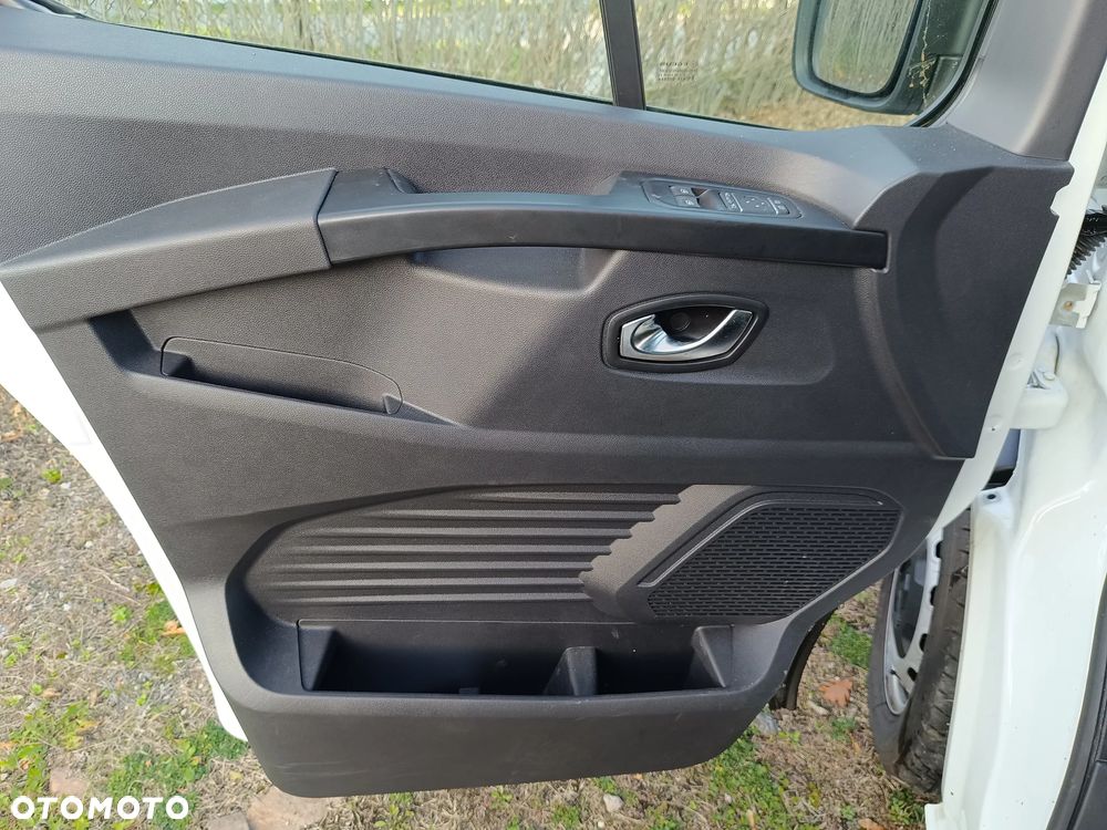 Renault TRAFIC - 16