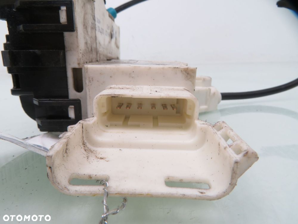 ZAMEK PRAWY TYLNY CITROEN C4 I 9660700280 6 PIN - 3