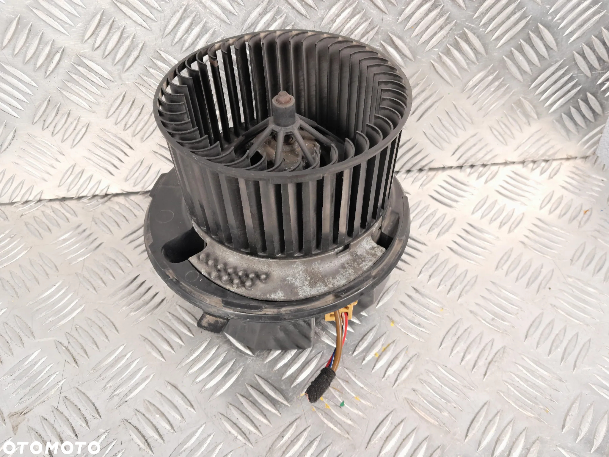 Dmuchawa wentylator nawiewów VW Audi Seat Skoda 04-09r. 1K1820015C - 2