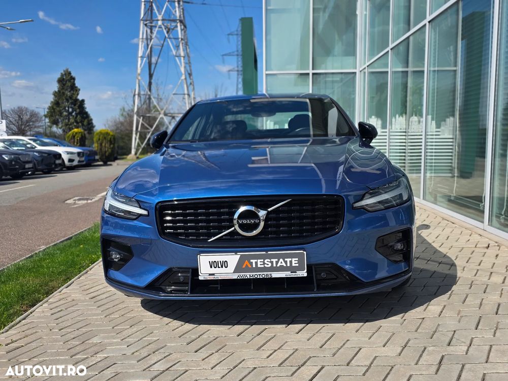 Volvo S60 B4 MHEV AT Plus Dark - 3