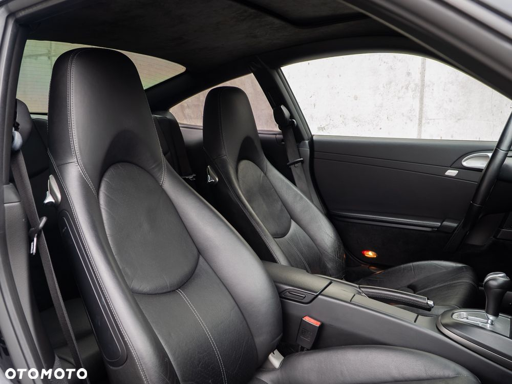 Porsche 911 Carrera Tiptronic S - 17