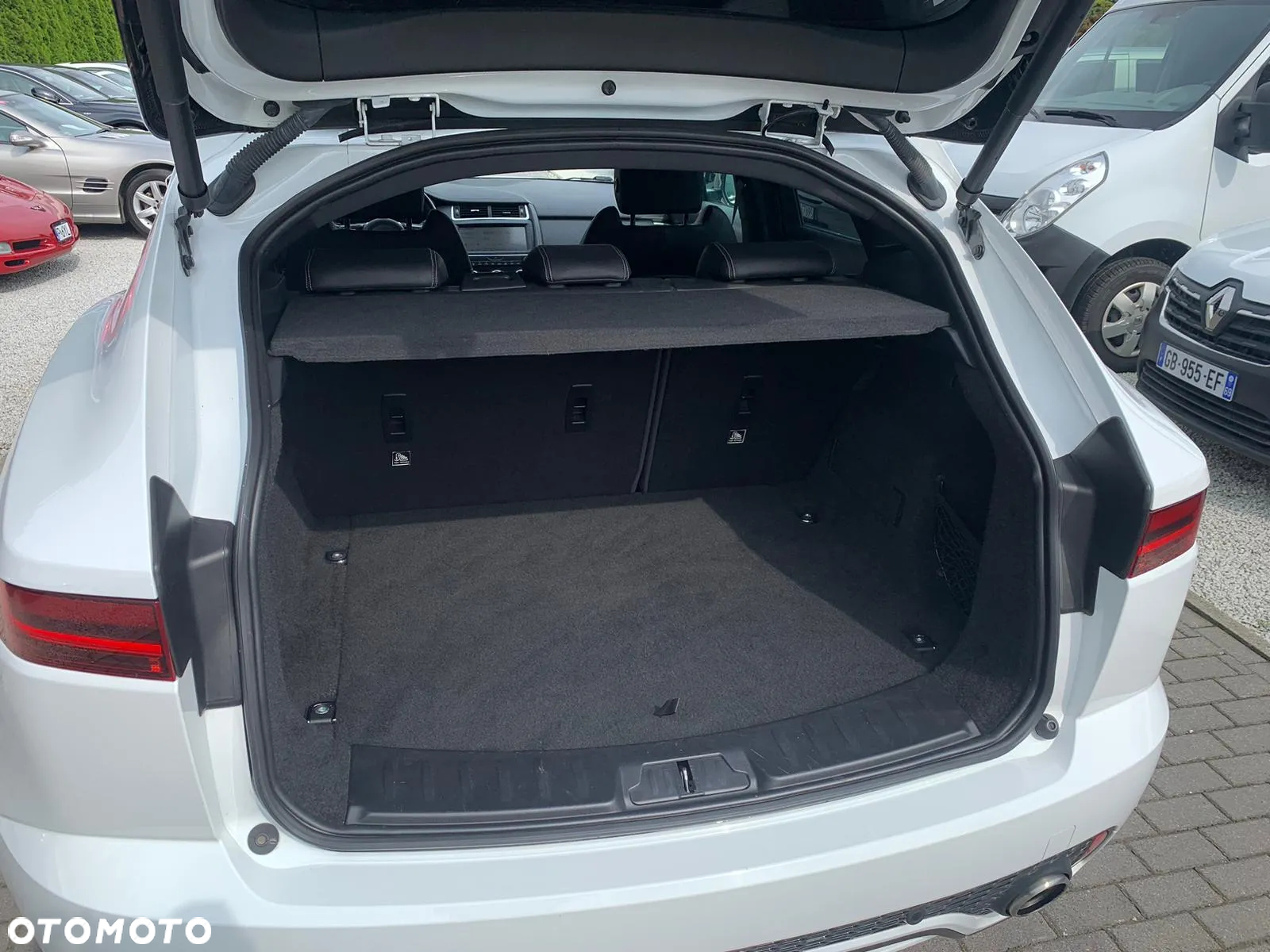 Jaguar E-Pace D180 AWD R-Dynamic S - 17