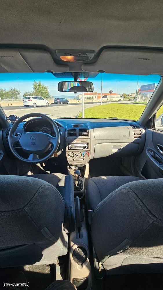 Hyundai Accent 1.5 CRDi Confort - 12