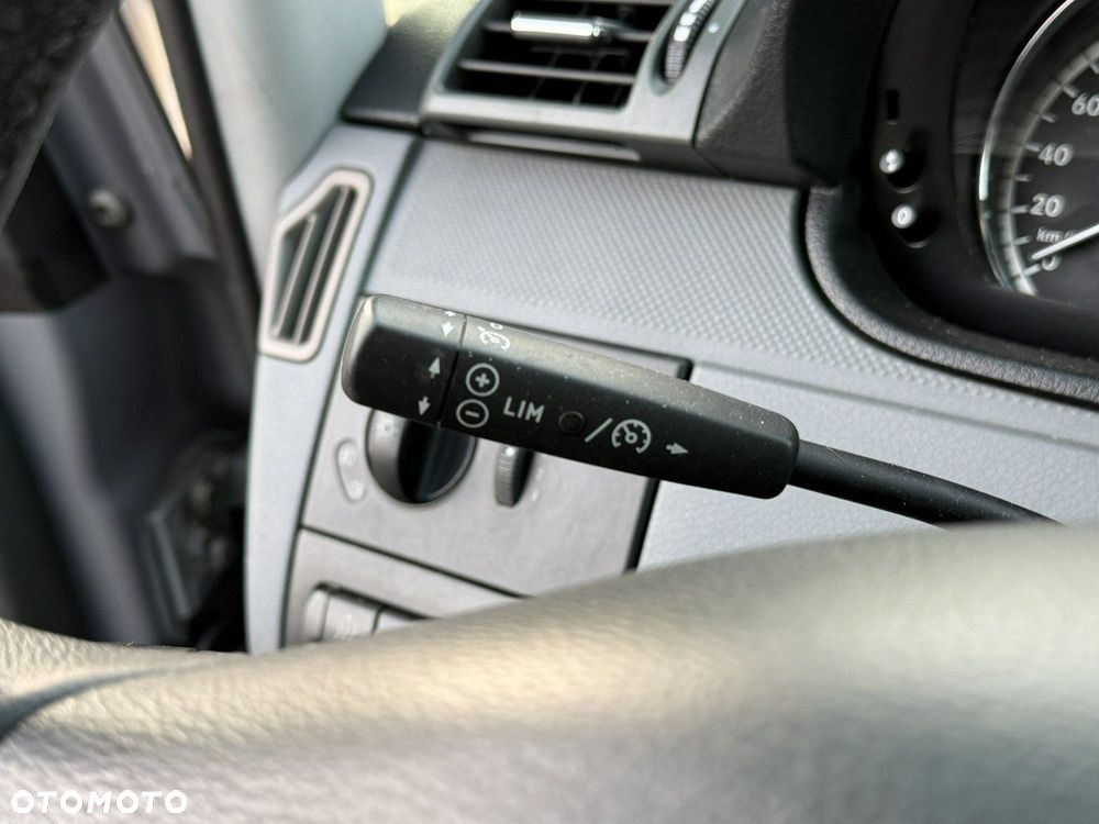 Mercedes-Benz Vito - 12