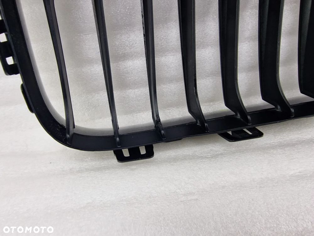 BMW F20 / F21 LIFT 14- PRAWA NERKA / ATRAPA / GRILL PRZEDNI PRZÓD CZARNY BLACK , NR 7371748 / 7371688 / 7371686 / 7383770 , NR AUKCJI GL198 - 11