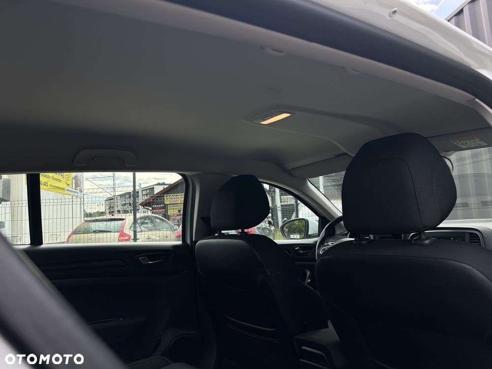 Renault Megane TCe 140 GPF EDC ZEN - 22