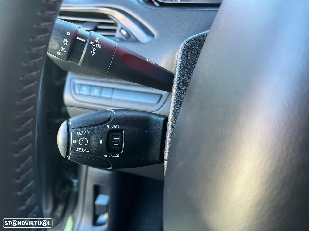 Peugeot 208 1.6 BlueHDi Style - 18