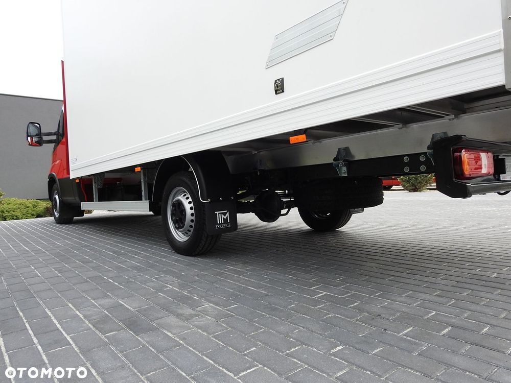 Iveco DAILY 35S18 NOWY KONTENER 10 PALET TEMPOMAT NAWIGACJA KLIMATYZACJA LEDY GWARANCJA  180KM - 18