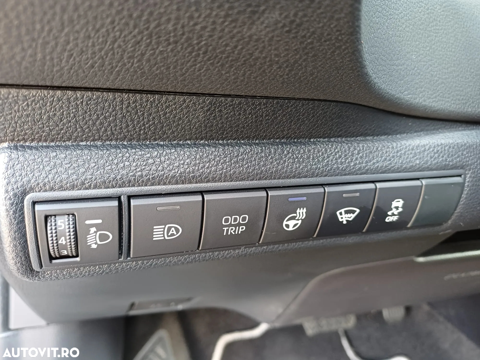 Toyota Corolla - 12