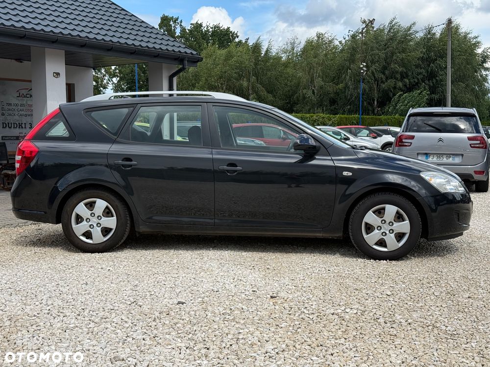 Kia Ceed 1.6 L - 9