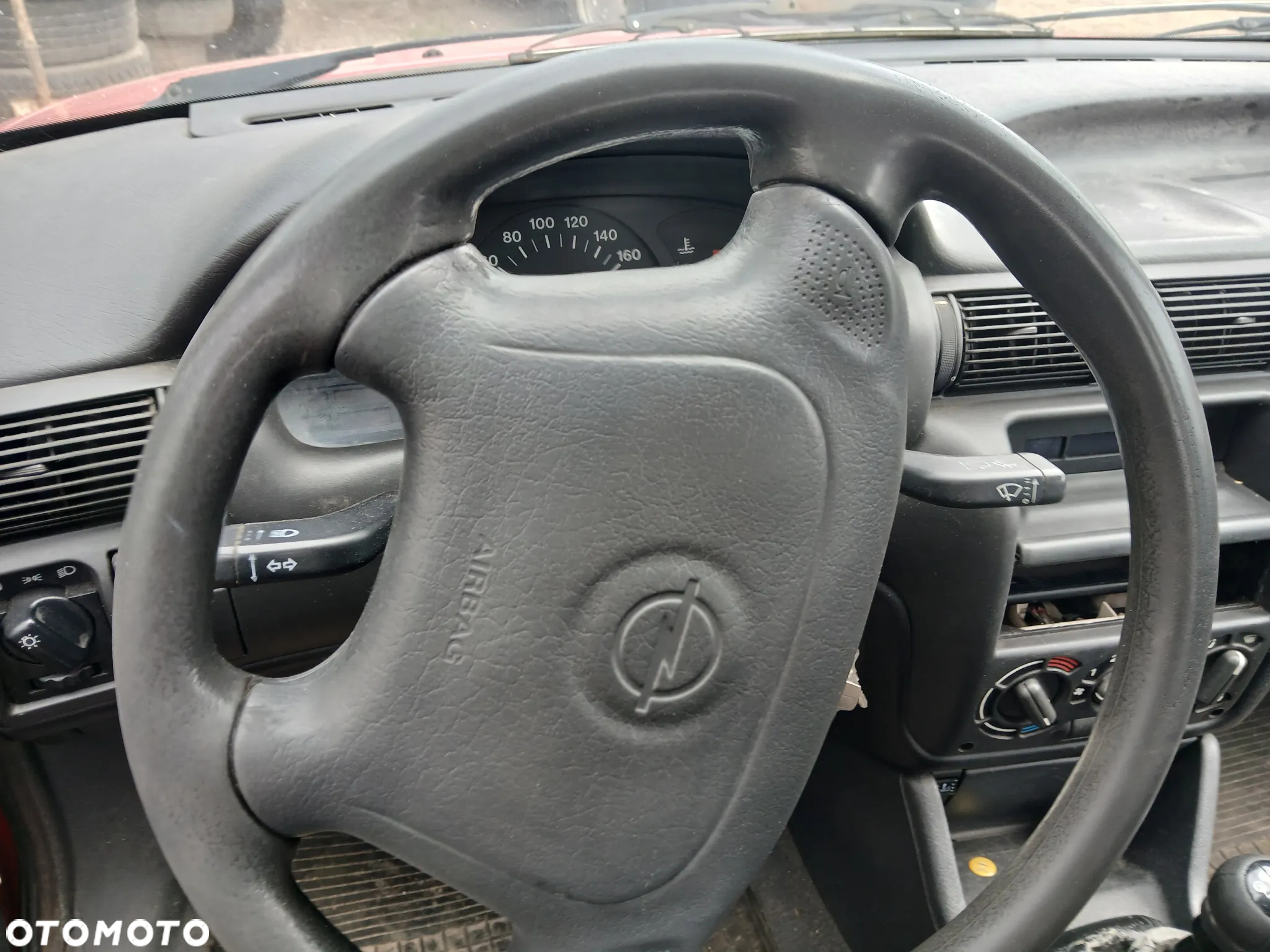 opel astra F HB fotel fotele kanapa deska kokpit podsufitka boczek boczki klamka podłokietnik licznik - 3