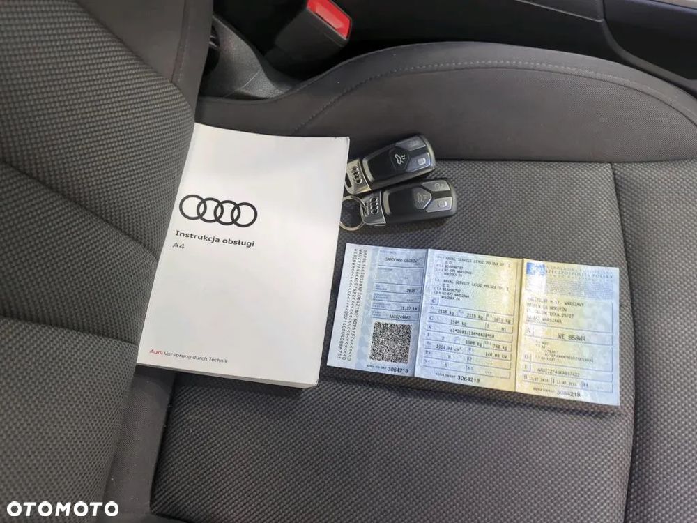 Audi A4 Avant 40 TFSI S tronic - 12