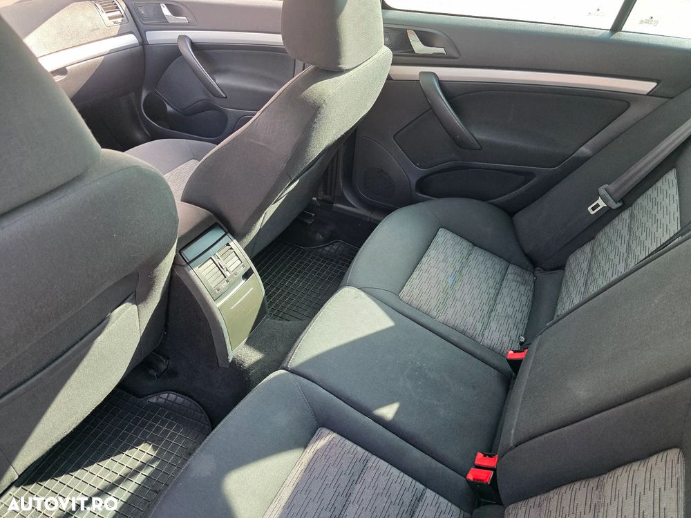 Skoda Octavia 1.6 TDI Greenline - 10