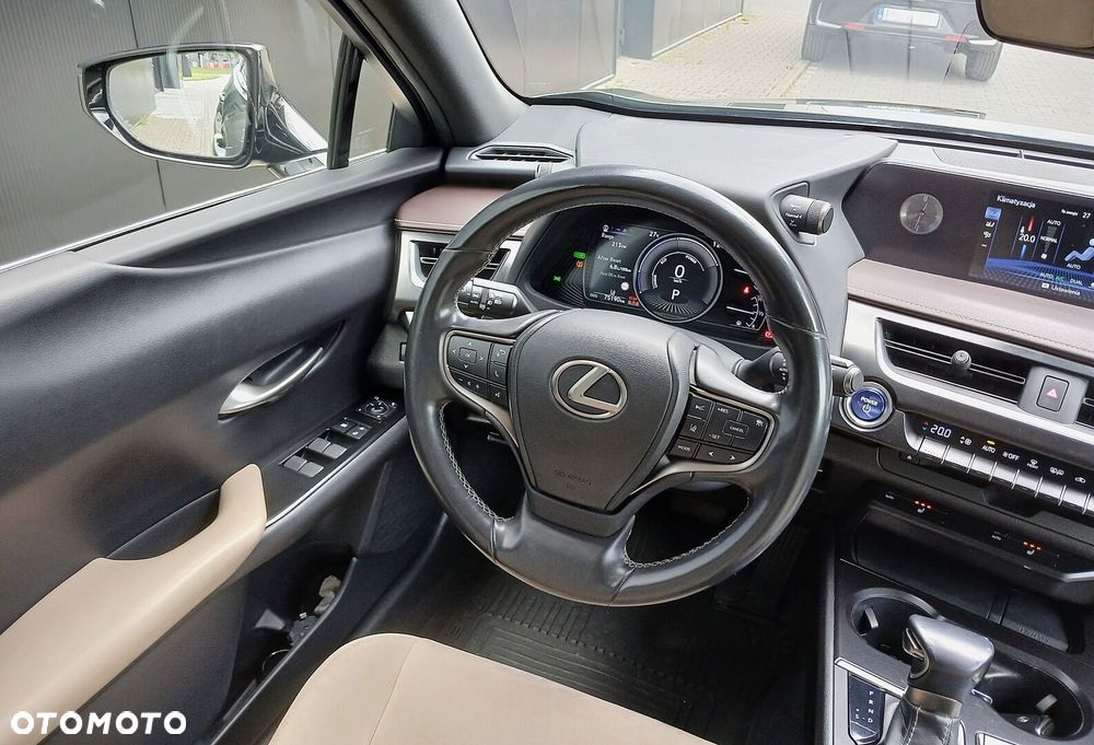 Lexus UX - 21