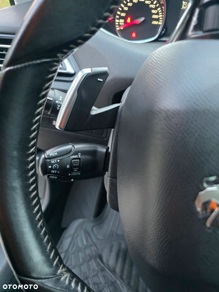 Peugeot 308 - 24