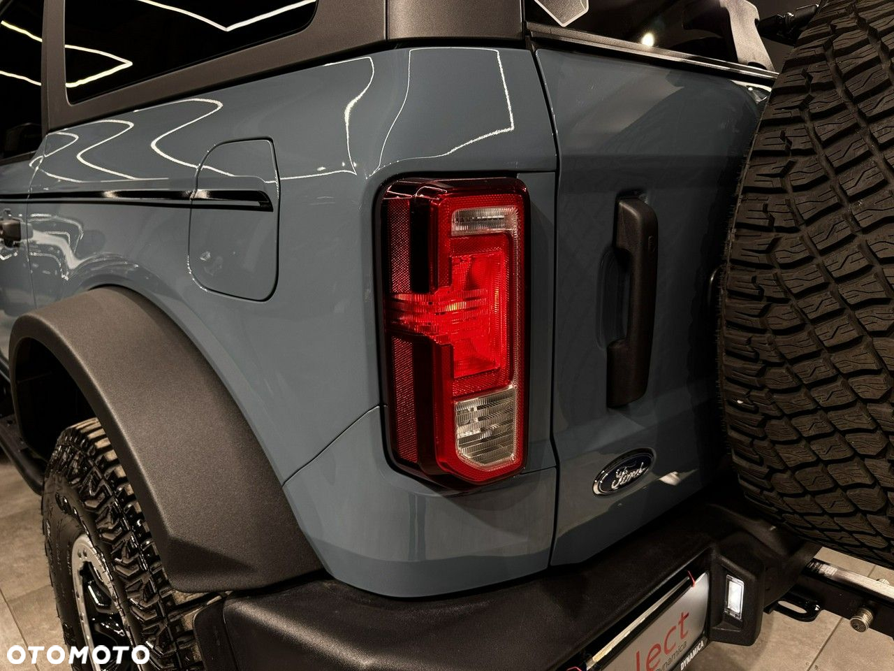 Ford Bronco - 14