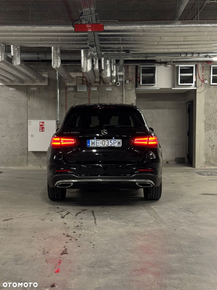 Mercedes-Benz GLC - 4