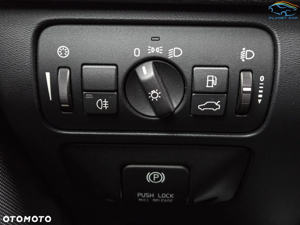 Volvo XC 60 D4 AWD Kinetic - 28