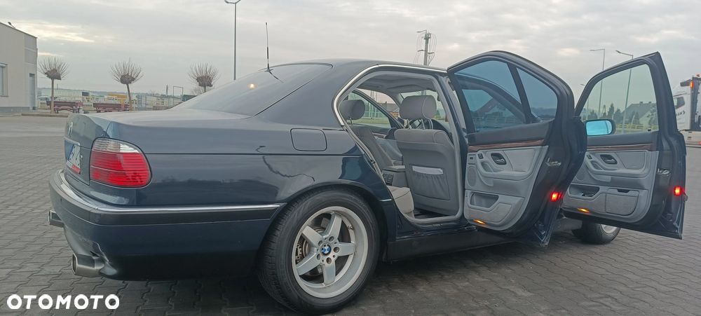 BMW Seria 7 - 7