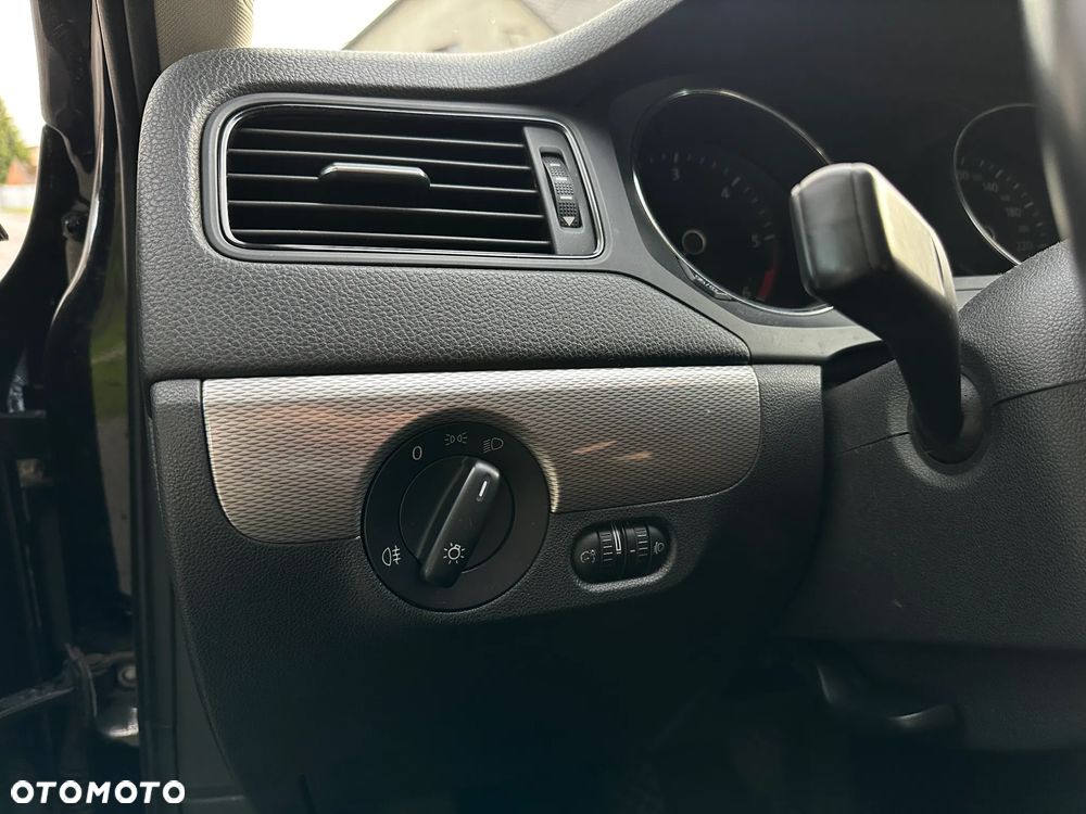 Volkswagen Jetta 2.0 TDI DPF BMT Comfortline - 13